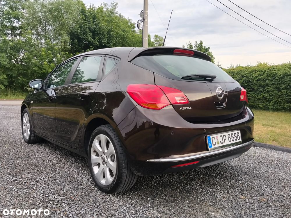 Opel Astra 1.4 T Cosmo - 14