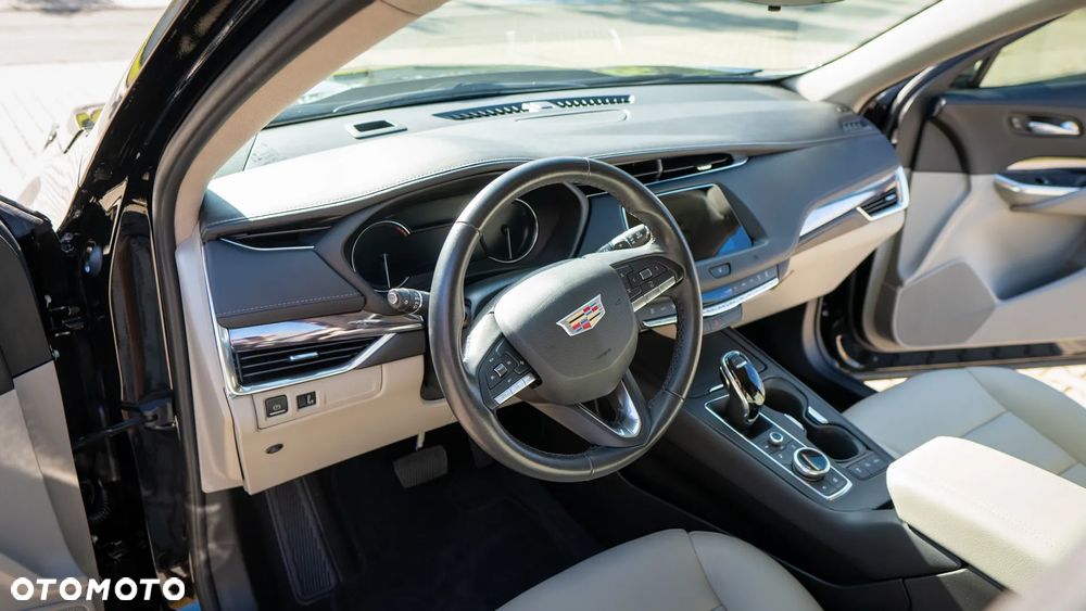 Cadillac XT4 350T AWD Luxury - 11