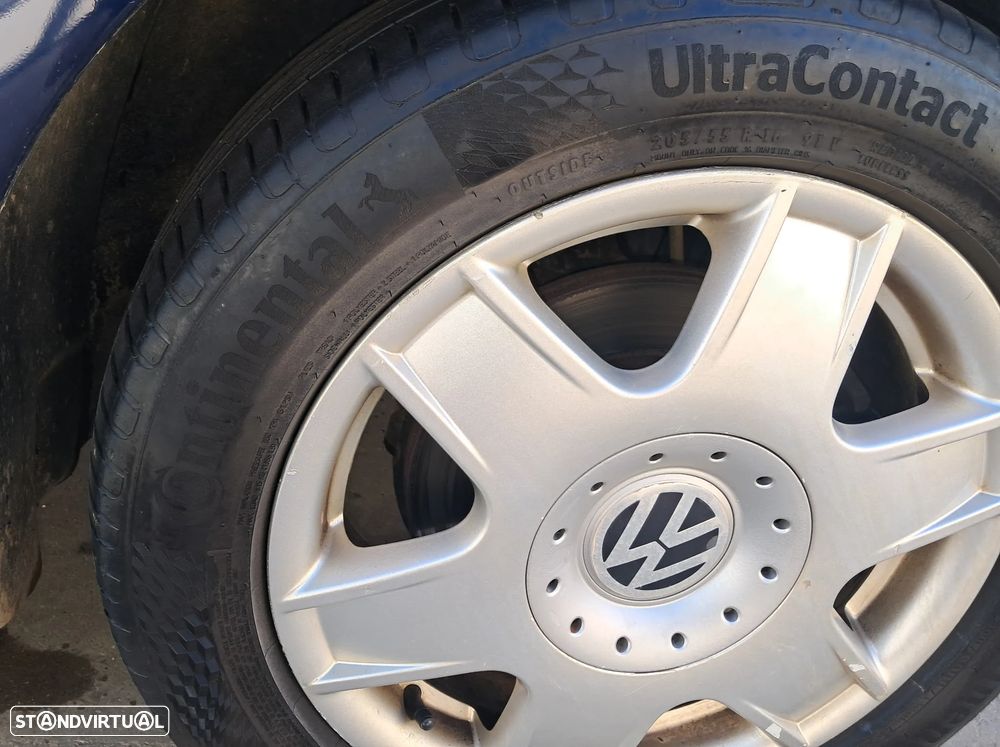 VW Golf 1.9 TDi 25 Anos - 9