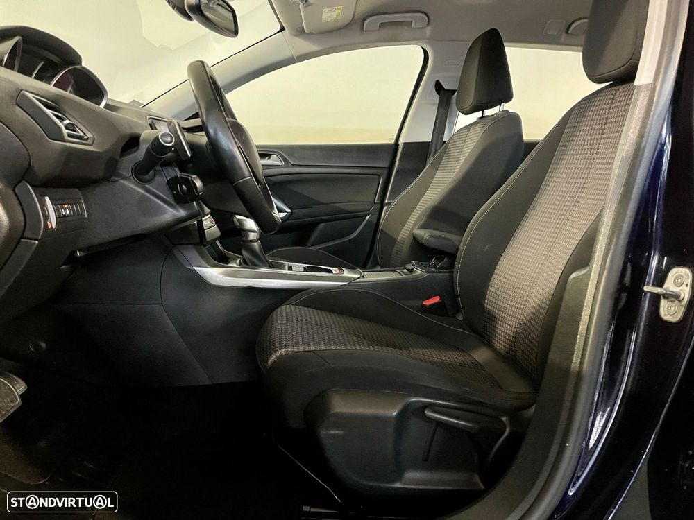 Peugeot 308 SW BlueHDi 130 EAT8 Style - 23