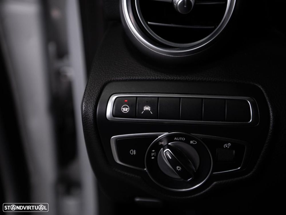 Mercedes-Benz C 300 de AMG Line - 14