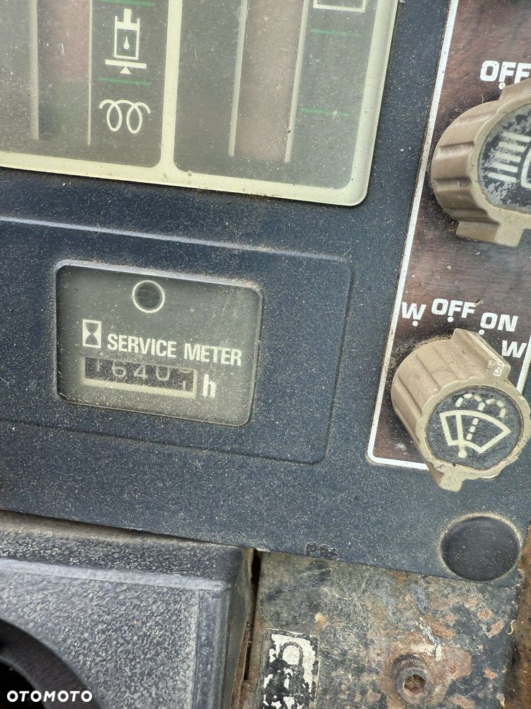 Komatsu PC240NLC-3KP - 11