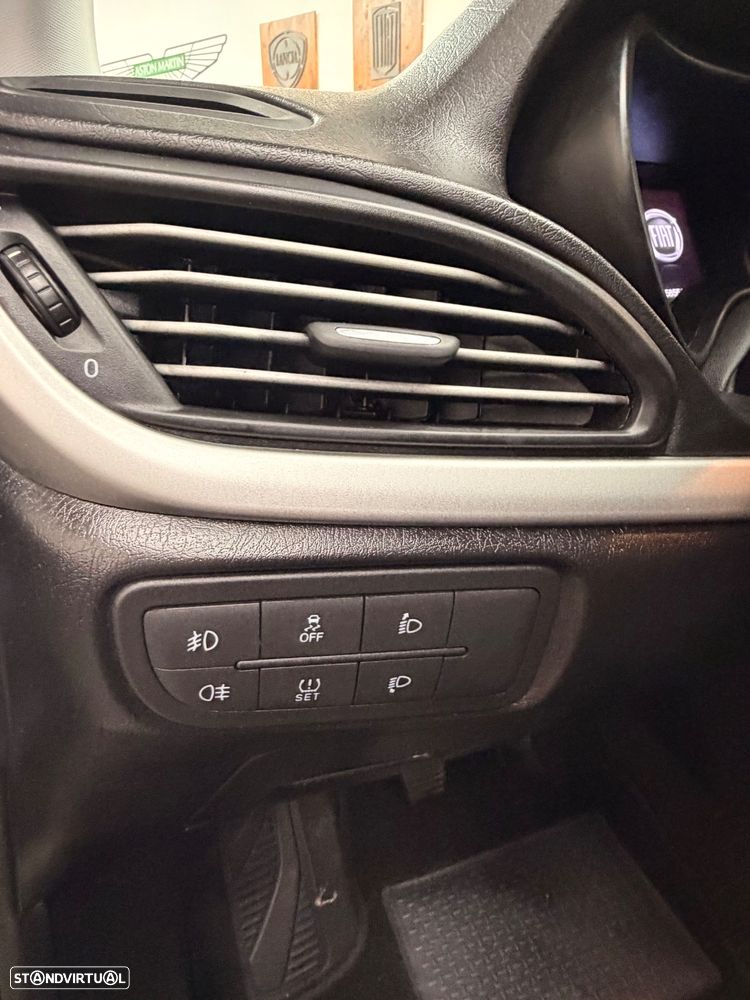 Fiat Tipo Station Wagon 1.4 Lounge J17 - 41