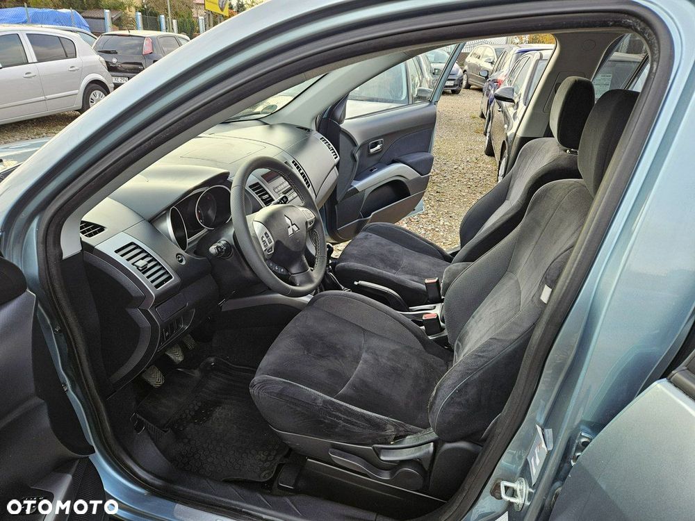 Mitsubishi Outlander - 7