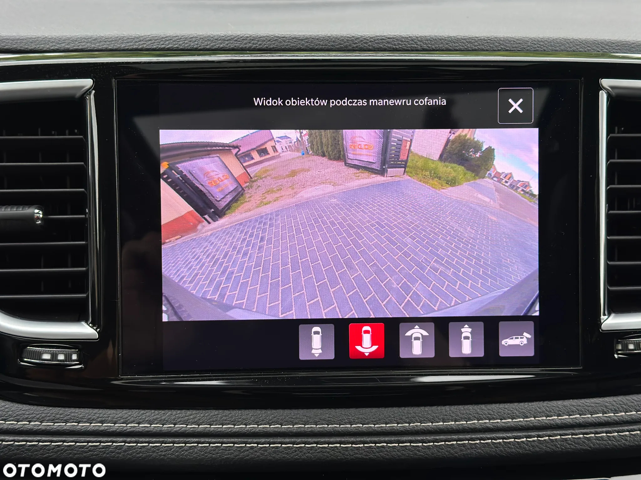 Chrysler Pacifica - 33