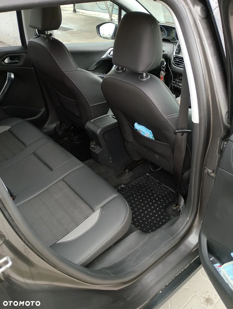 Peugeot 2008 - 6