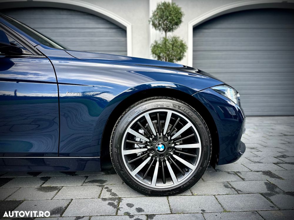 BMW Seria 3 320d Aut. xDrive Luxury Line - 32