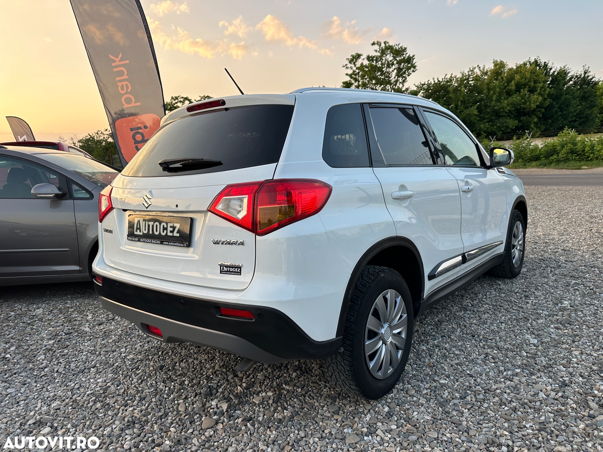 Suzuki Vitara 1.6 DDIS 4X4 Luxus - 4