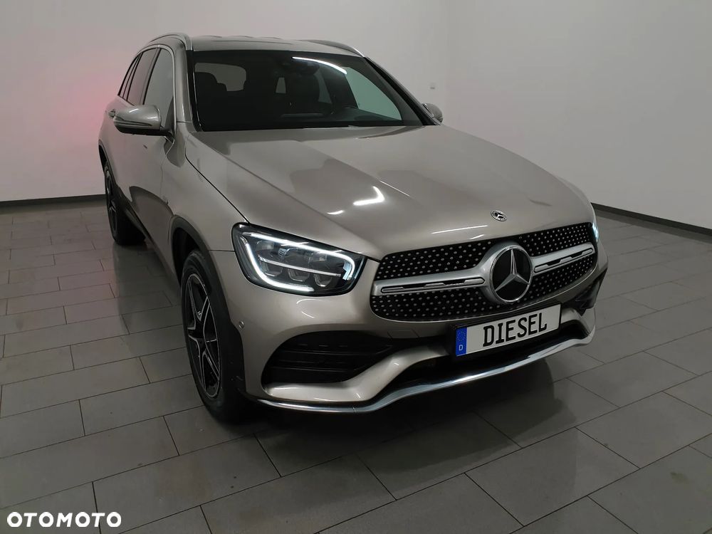 Mercedes-Benz GLC 300 de 4Matic 9G-TRONIC AMG Line Plus - 38