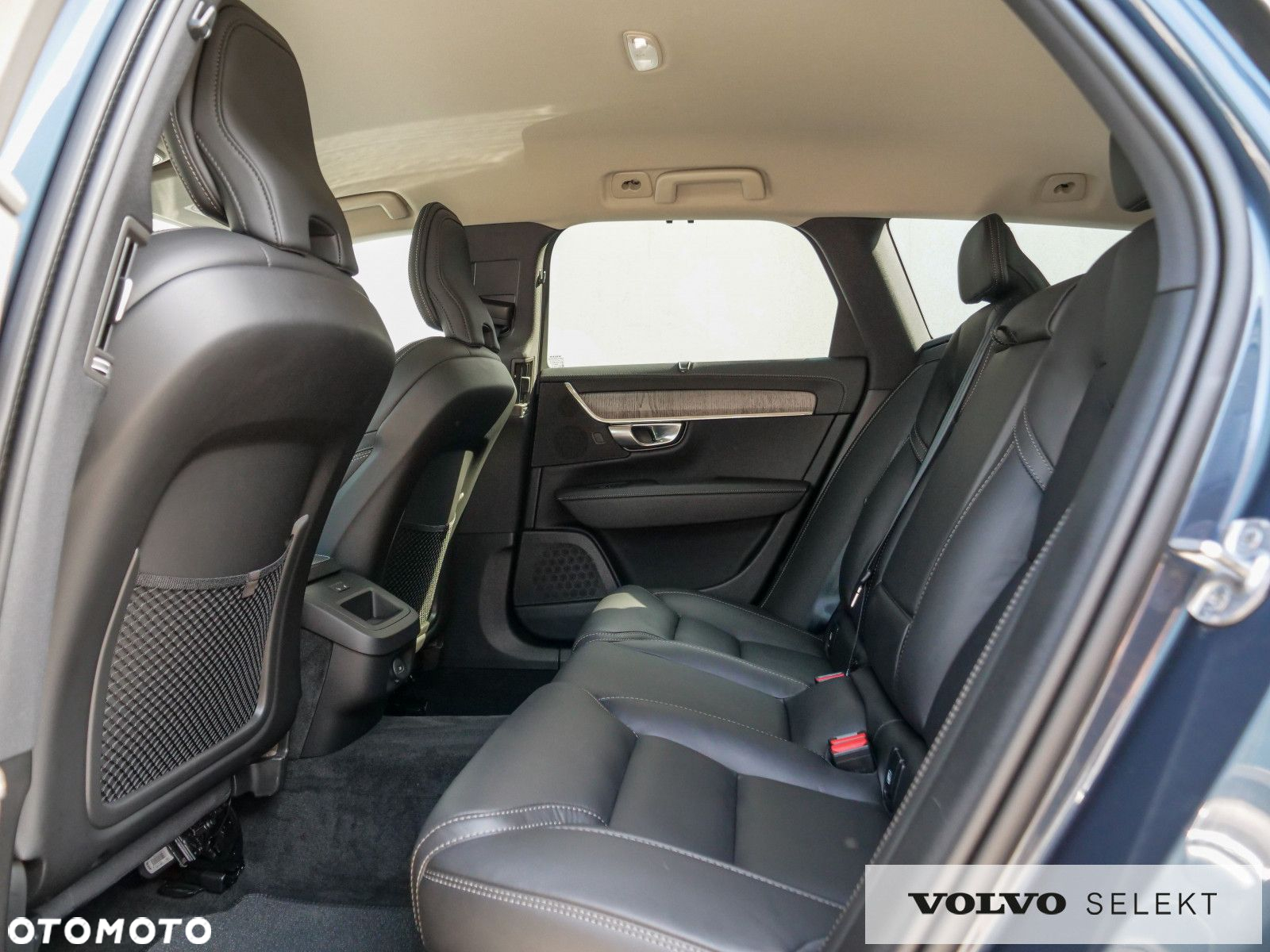 Volvo V90 Cross Country - 18