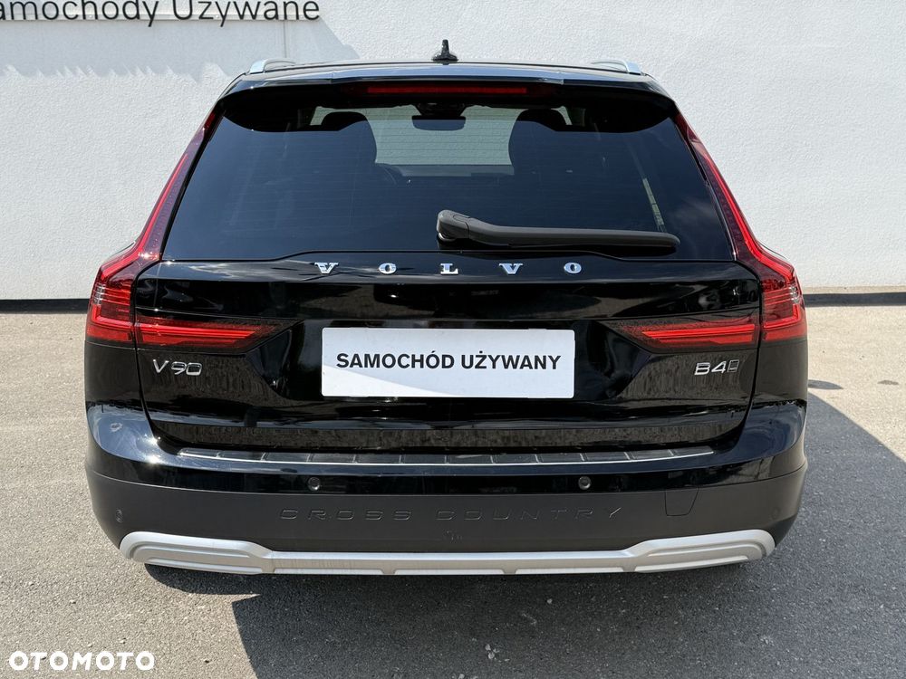 Volvo V90 Cross Country - 8