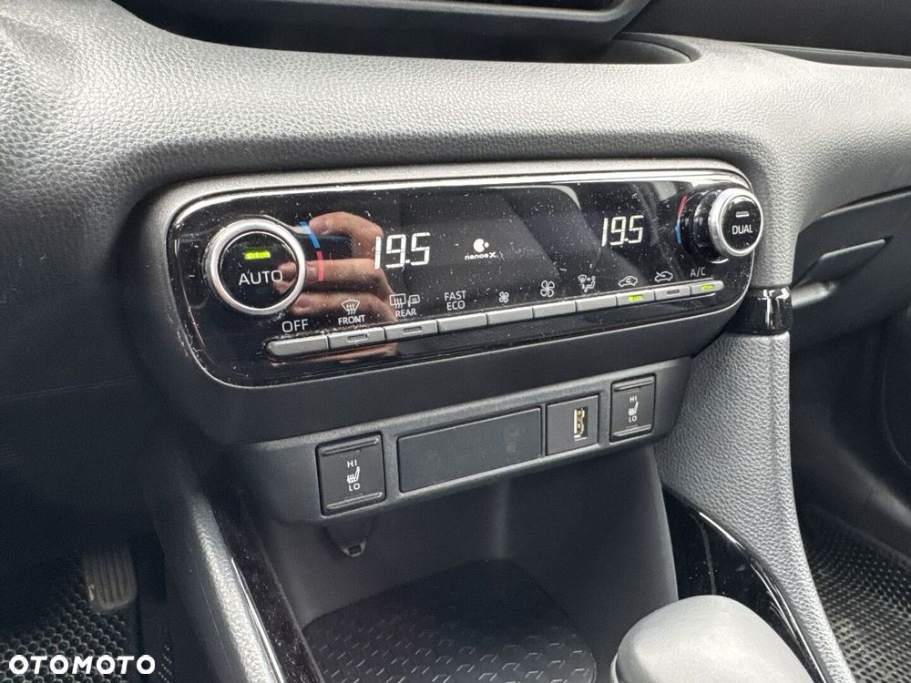 Toyota Yaris - 25