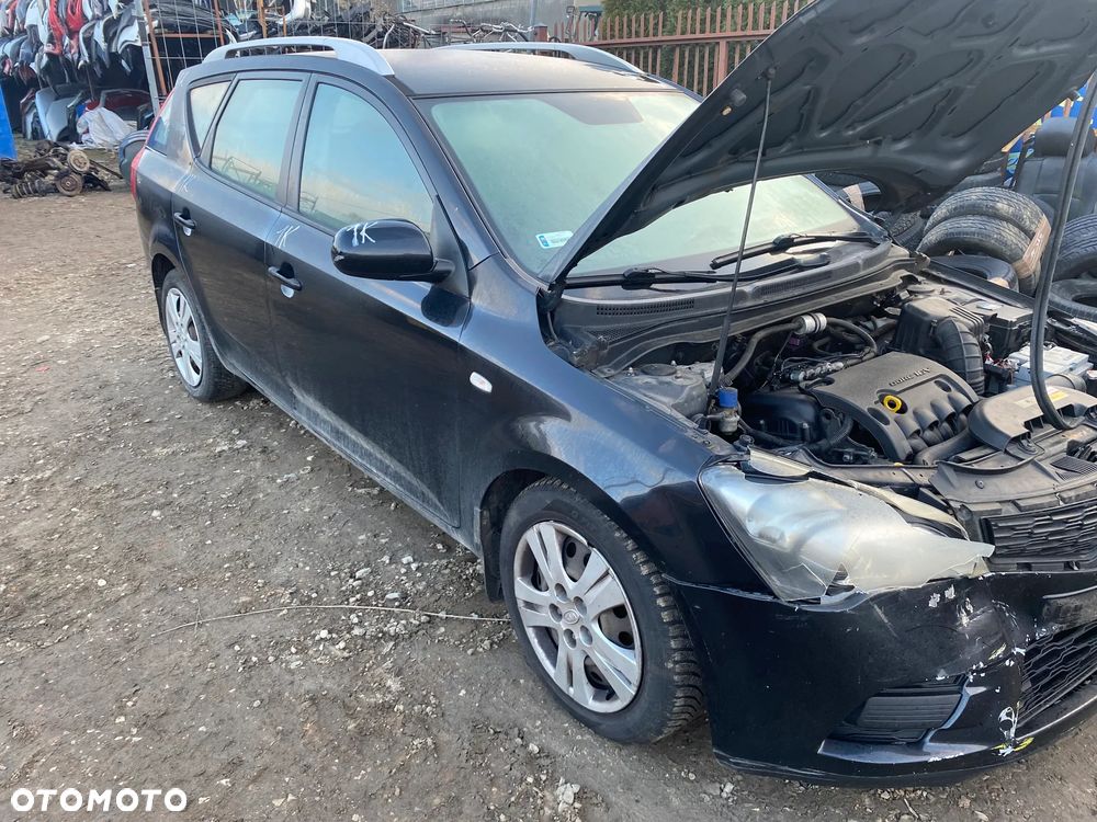 Kia Ceed I lift 09- Częci blacharskie mechaniczne 1.4 benzyna 109km 16v G4FA kolor-K1 - 1