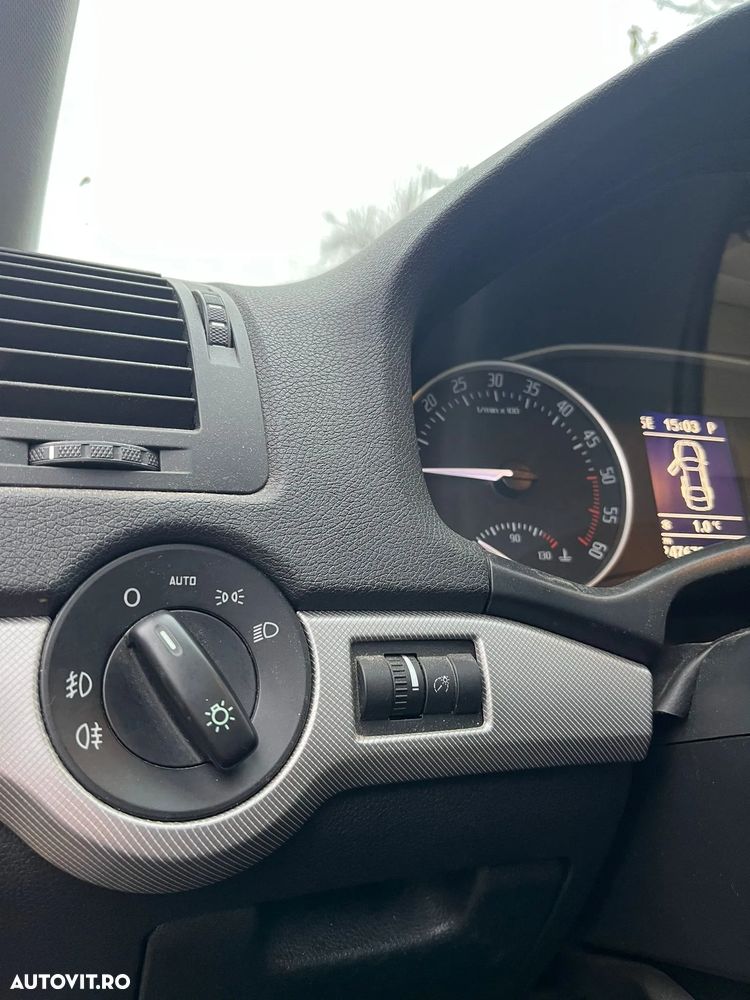 Skoda Octavia 1.6 TDI DPF DSG IMPULS EDITION - 17