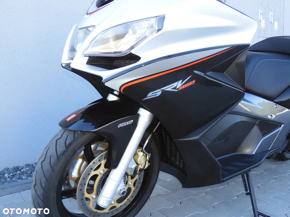 Aprilia SRV 850 - 23
