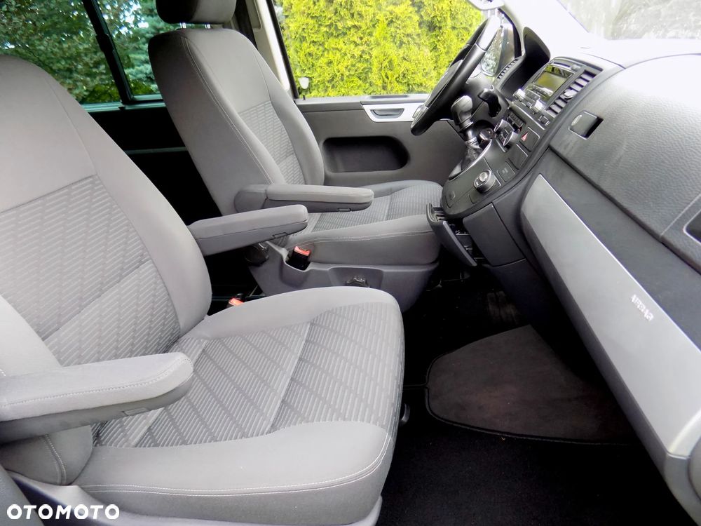 Volkswagen Multivan - 9