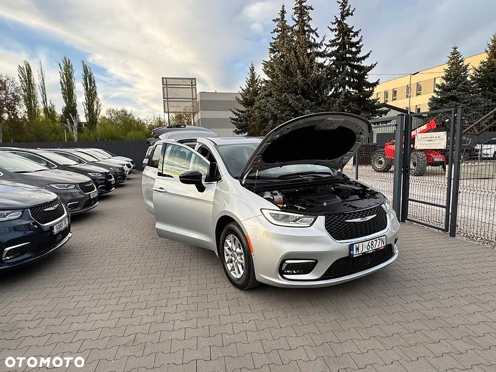 Chrysler Pacifica - 10
