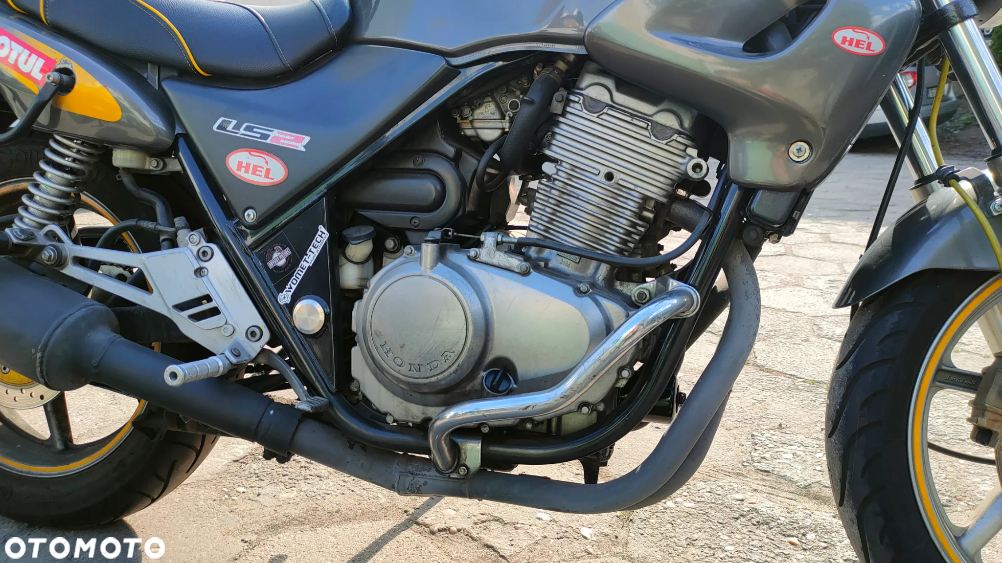 Honda CB - 12