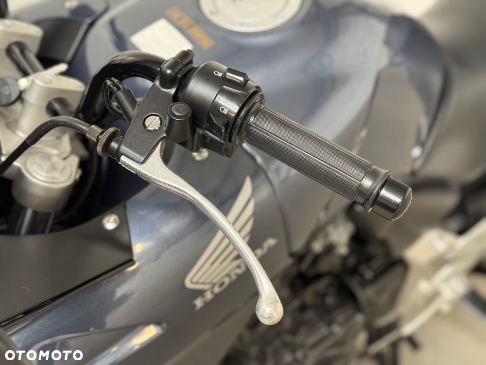 Honda CBF - 26