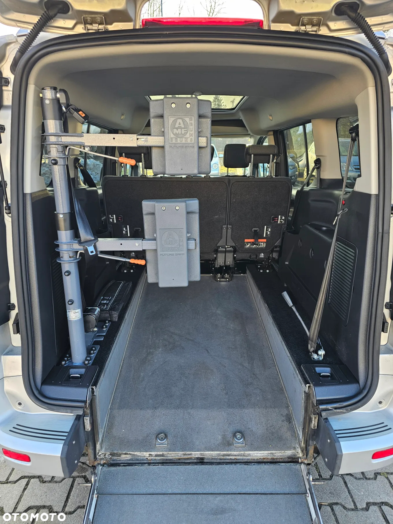 Ford Tourneo Connect Grand - 33