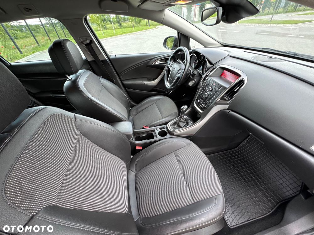 Opel Astra 1.4 T Cosmo S&S - 21