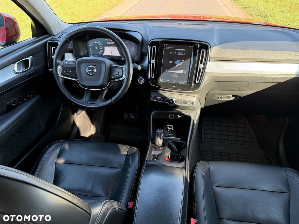 Volvo XC 40 T5 AWD Geartronic Momentum Pro - 27