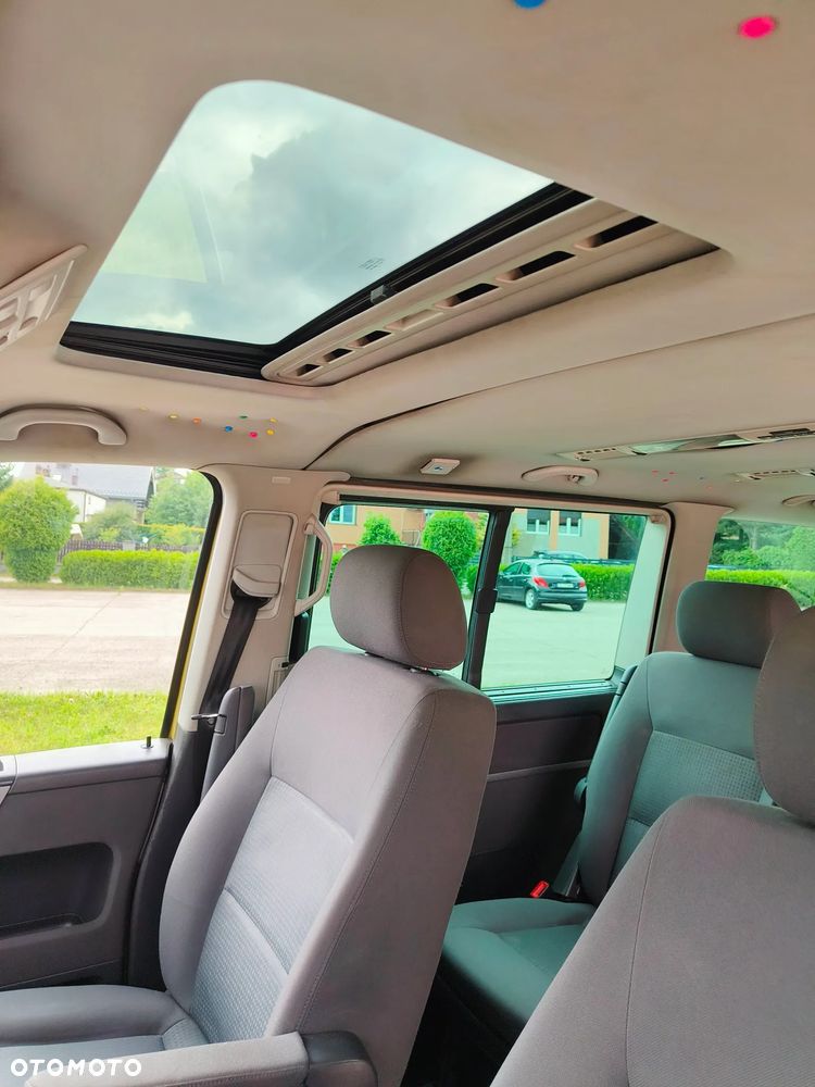 Volkswagen Multivan - 14