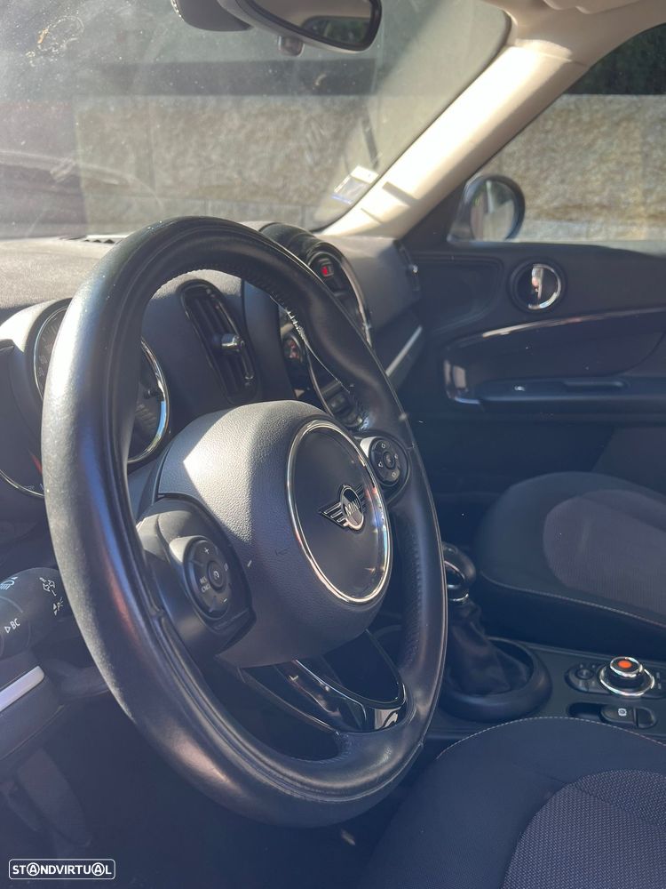 MINI Countryman Cooper SE ALL4 Auto - 6