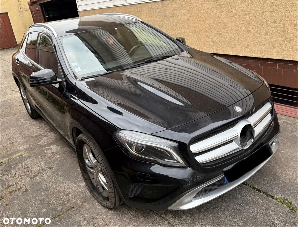Mercedes-Benz GLA - 4