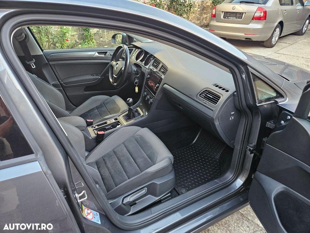 Volkswagen Golf - 5