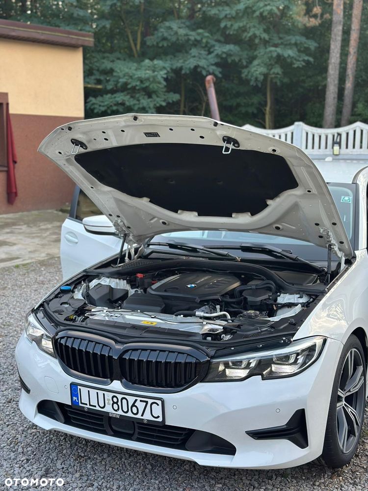 BMW Seria 3 320d Sport - 14