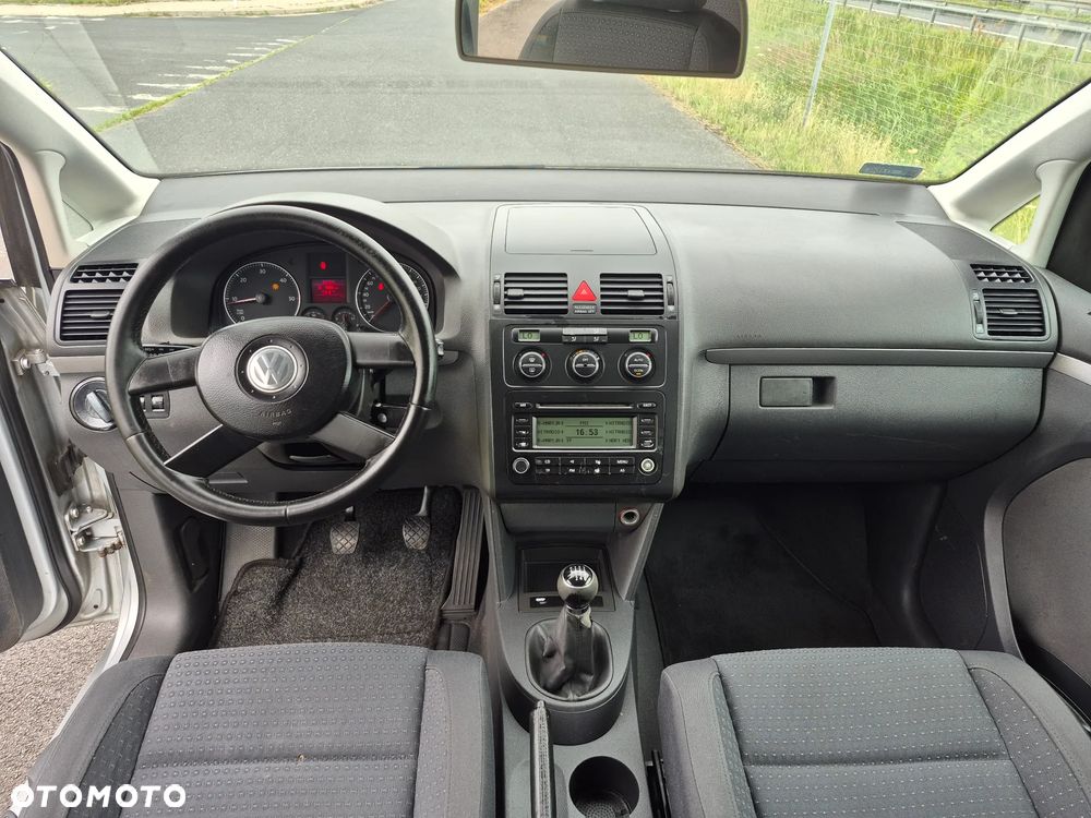 Volkswagen Touran - 6