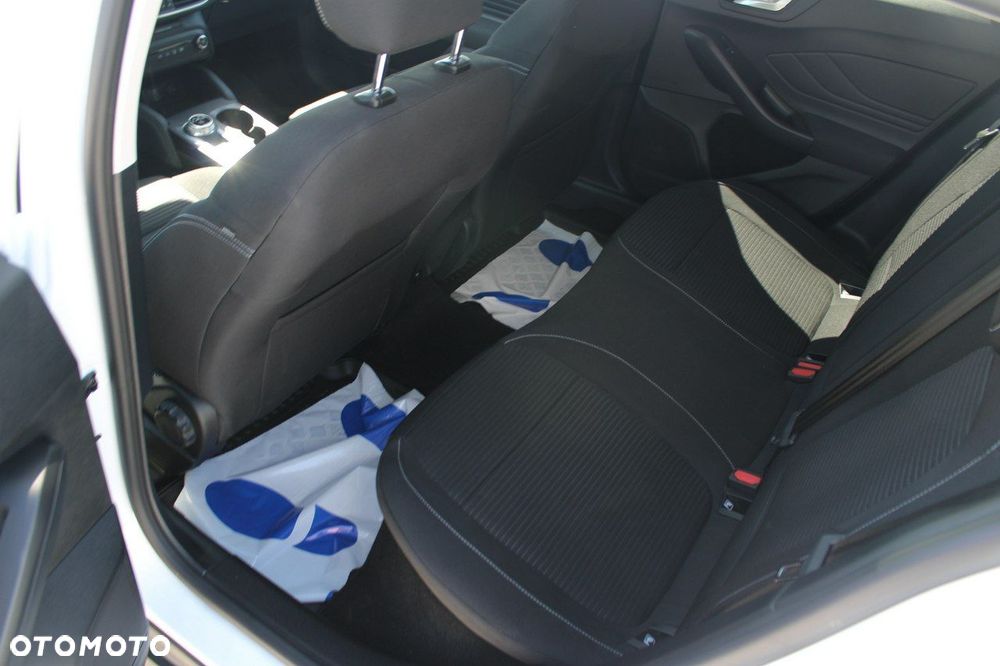Ford Focus - 13