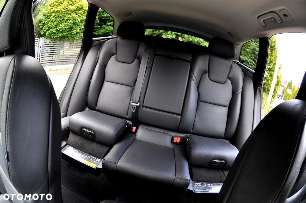 Volvo XC 60 B4 D Geartronic Momentum Pro - 21