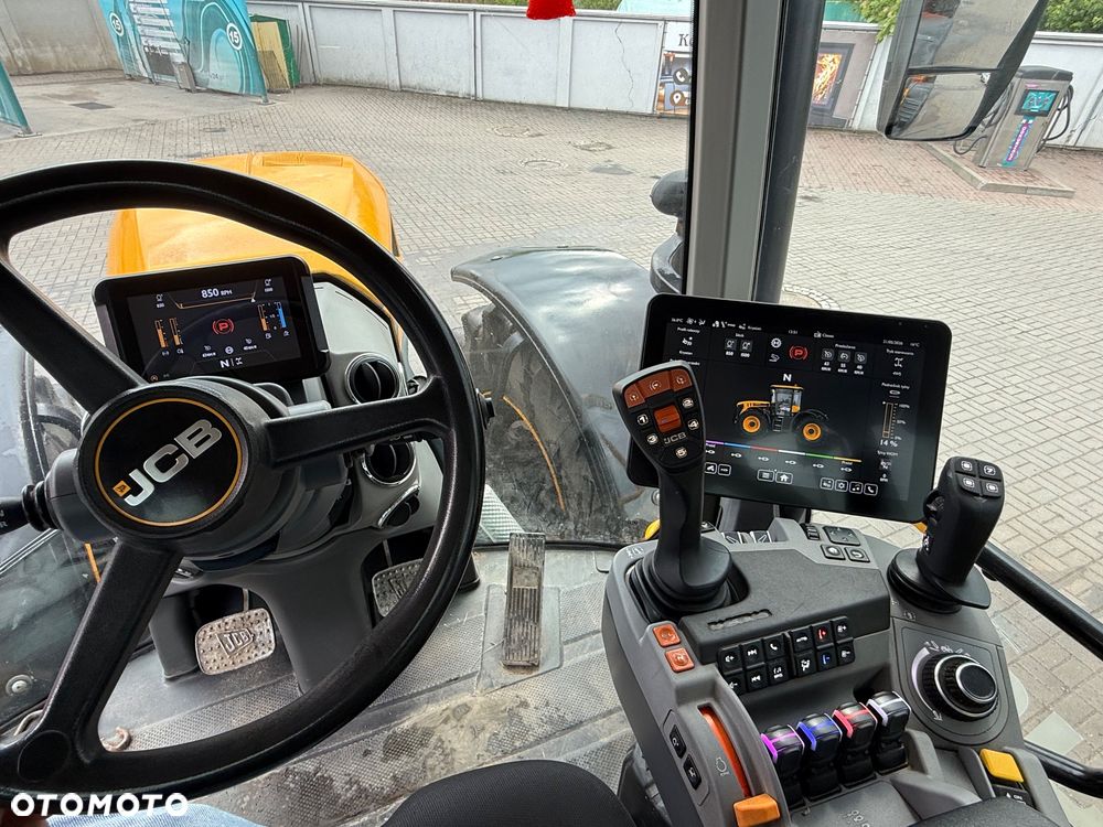 JCB FASTRAC 4220 iCON - 7