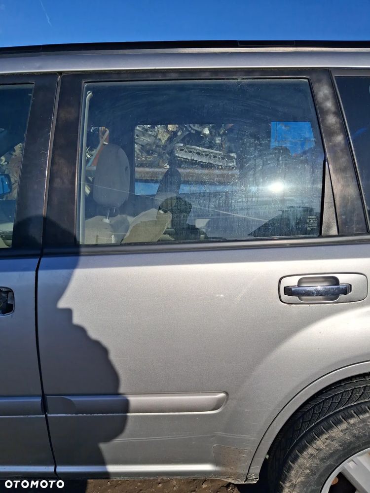 Nissan x-trail 06 drzwi lewy tyl - 1