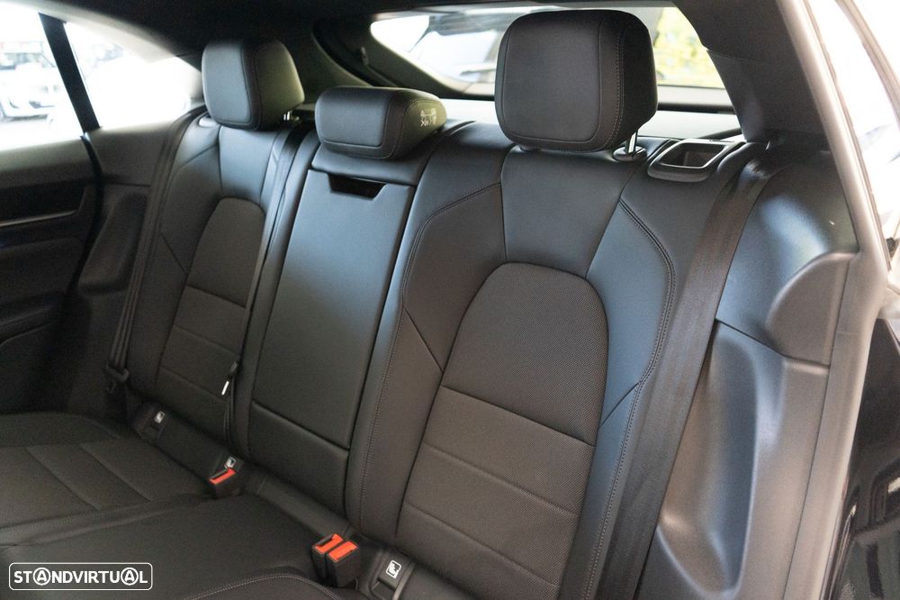 Porsche Macan Electric 4 - 9