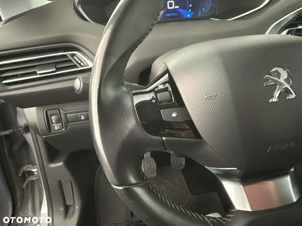 Peugeot 308 - 25