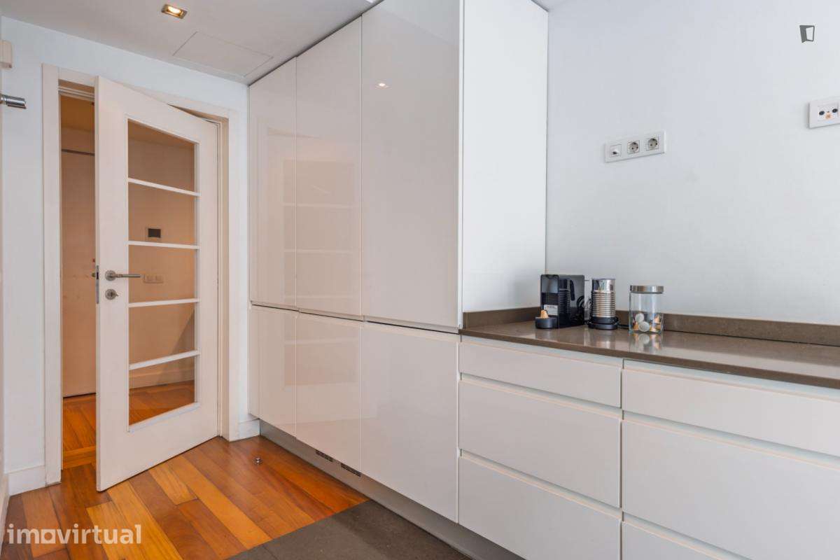 Apartamento com 2 quartos - localizado em Lapa Lisbon - Grande imagem: 2/50