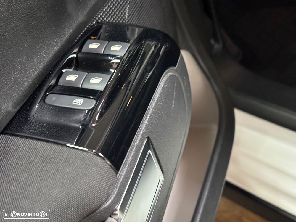 Citroën C3 Pure Tech S&S EAT6 Shine - 26