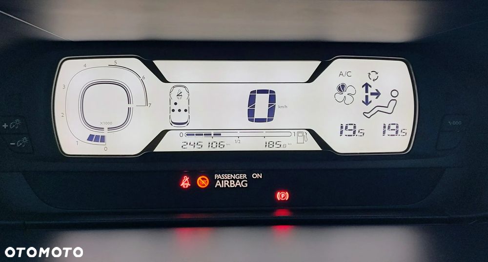 Citroën C4 Picasso 1.6 e-HDi Attraction - 22