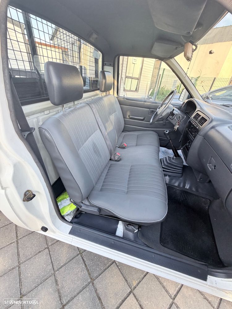 Nissan pick up 2.5 diesel 3 lugares com caixa atraz - 17