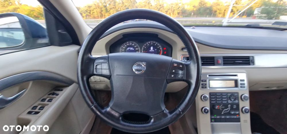 Volvo V70 2.0 Momentum - 40