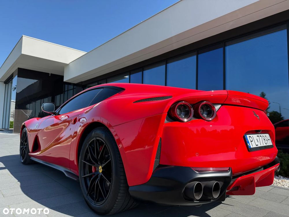 Ferrari 812 Superfast - 6