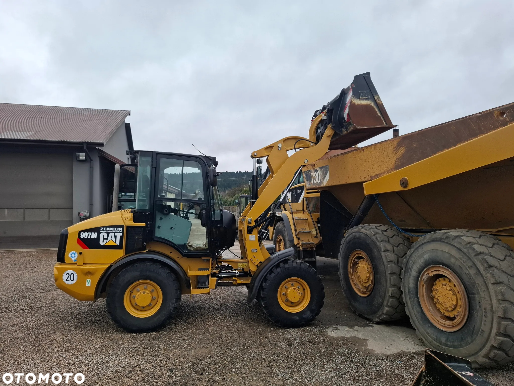 Caterpillar CAT 907 M - 10