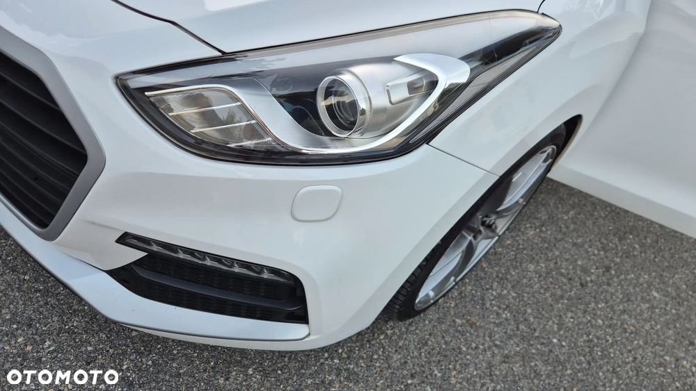 Hyundai i30 1.6 GDI Turbo Luxury - 25