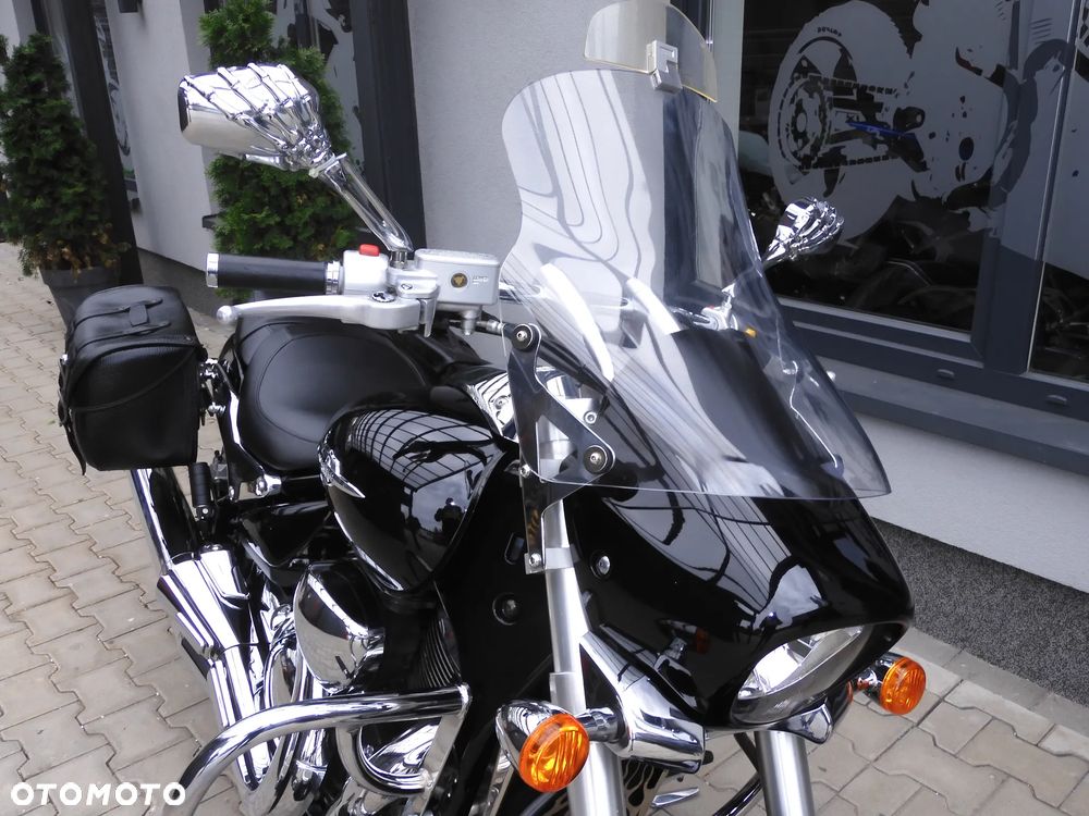 Suzuki Intruder - 3