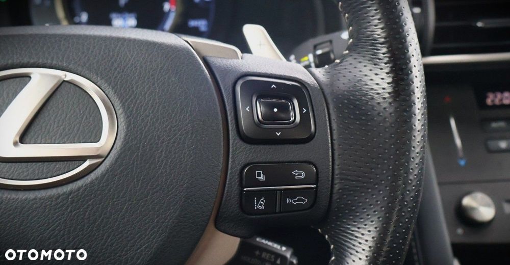 Lexus IS - 23