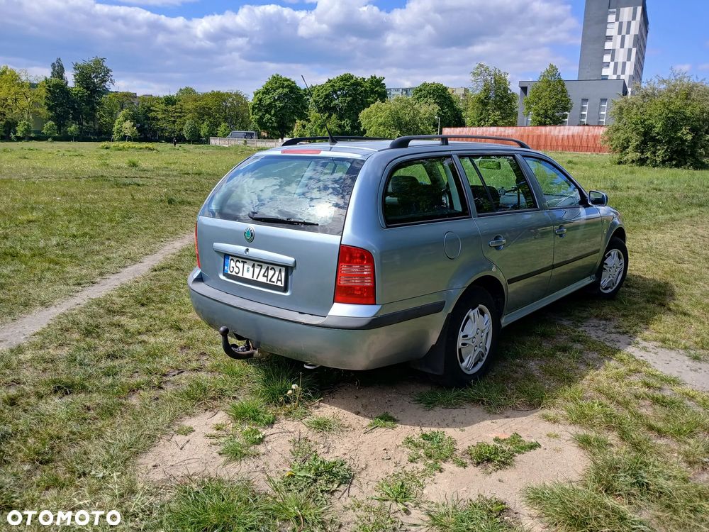 Skoda Octavia 2.0 Ambiente - 4