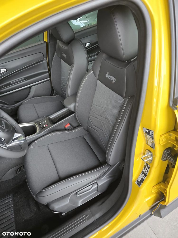 Jeep Avenger 1.2 T3 mHEV Altitude FWD eDCT6 - 5